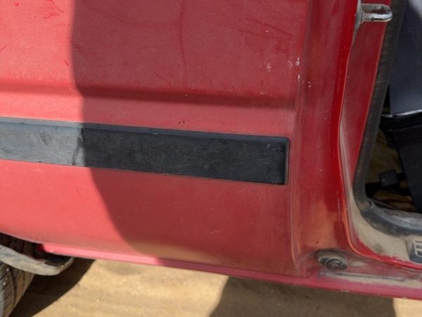 1987-1988 Toyota FX Passenger Right Rear Moulding on Quarter Panel OEM — photo 5