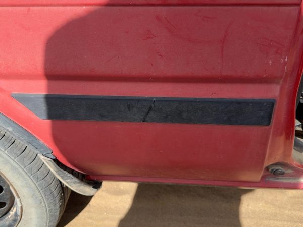 1987-1988 Toyota FX Passenger Right Rear Moulding on Quarter Panel OEM — photo 6