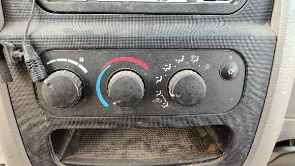 03-05 Dodge Ram 2500 Temperature Control Module In Dash Heater Ac Head Unit Oem — photo 2