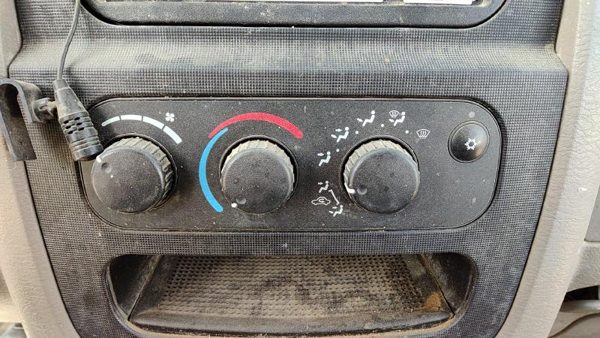 03-05 Dodge Ram 2500 Temperature Control Module In Dash Heater Ac Head Unit Oem — photo 3