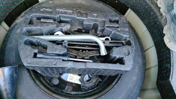 2012-2022 Vw Passat Jack Tool Kit Set Assembly Spare Oem 5C0011031 — photo 1