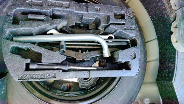 2012-2022 Vw Passat Jack Tool Kit Set Assembly Spare Oem 5C0011031 — photo 3