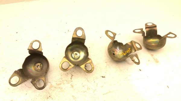 1984 Cadillac Deville Hub Cap Retainer Bracket Set Locking Hub Cap Bolts And Key — photo 7