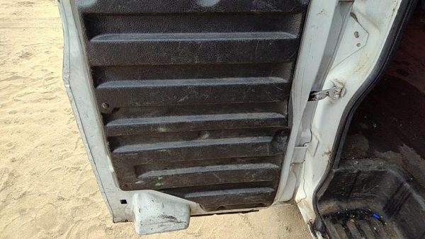 03-14 Express Van Passenger Right Rear Inside Door Trim Panel With Switches Back — photo 6
