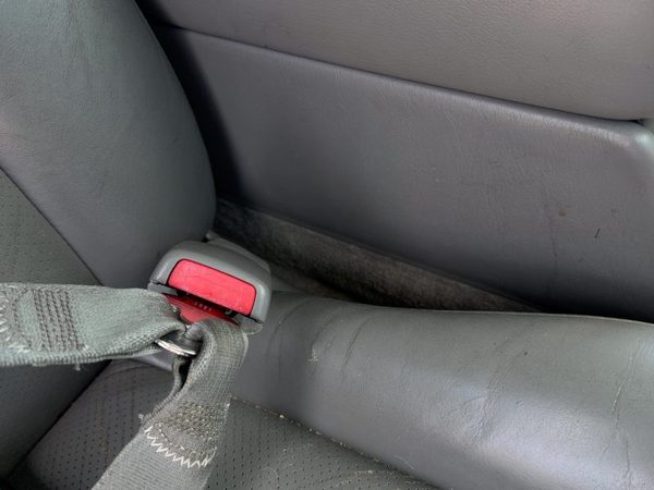 98-04 Seville Passenger Right Front Seat Belt Buckle Receiver Dark Gray 145 — photo 4