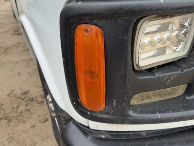96-02 Express Van 2500 Passenger Right Front Turn Signal Light Outer Mounted