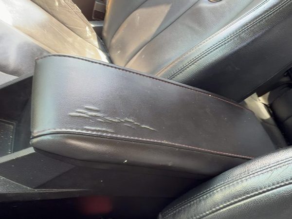 14-15 Equinox Center Console Lid Only Oem Arm Rest Fold Down 2.4L Black 01A — photo 2