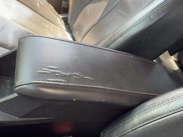 14-15 Equinox Center Console Lid Only Oem Arm Rest Fold Down 2.4L Black 01A — photo 5