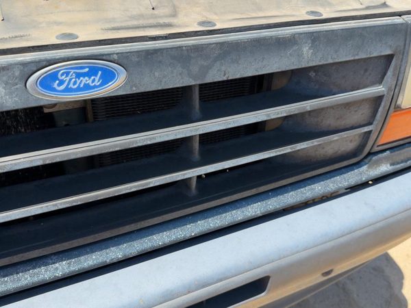 91-94 Ford Explorer 2 Dr Front Grille Assembly Painted Exc Limited OEM F1TZ8200A — photo 2