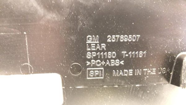 2006-2007 Buick Lucerne Trim Bezel Around Speedometer Oem Dash Surround Panel — photo 9