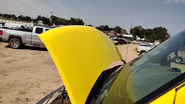 2002 Chevy Express 3500 Hood Yellow — photo 1