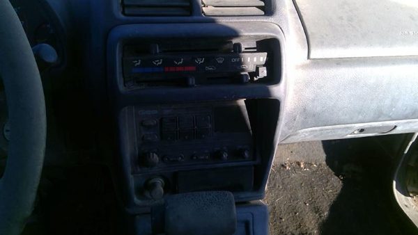 1996-1998 Geo Tracker Trim Bezel Around Radio Surround Dash Panel Oem Black — photo 2