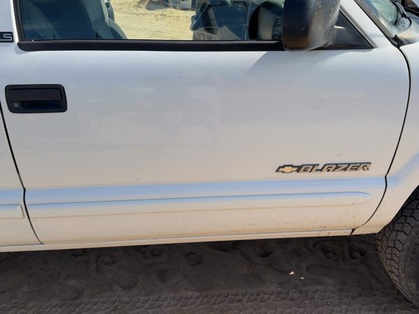 2002 Blazer S10/jimmy S15 Front Door RH White 50U — photo 2