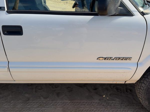 2002 Blazer S10/jimmy S15 Front Door RH White 50U — photo 4