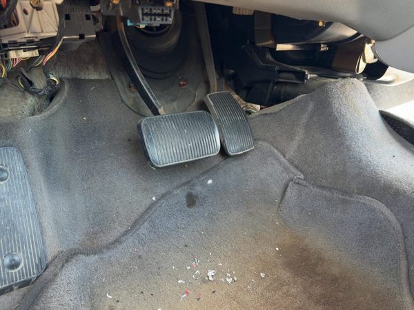 2001 Ford Taurus Gas Pedal Assembly Oem Accelerator — photo 2