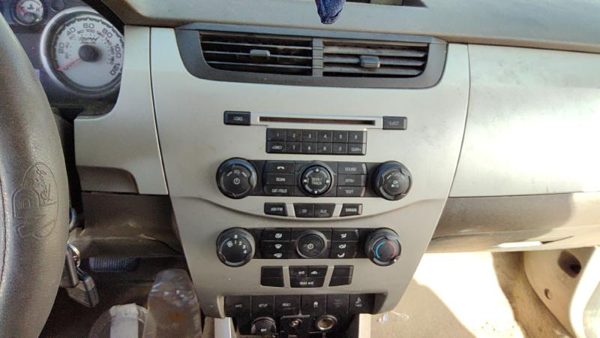2010-2011 Ford Focus Trim Bezel Around Radio Surround Dash Panel Oem Gray Gs — photo 1