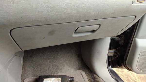 07-09 Grand Vitara Xl-7 Glove Box Assembly Complete Door With Latch Oem Gray — photo 1