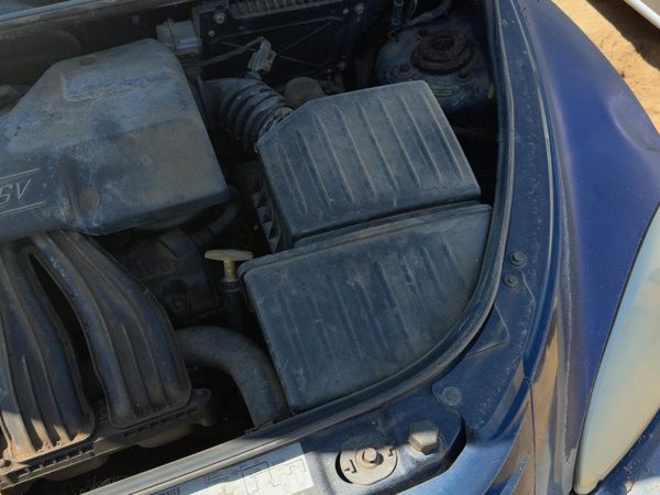 01-02 Pt Cruiser Complete Air Intake Cleaner Filter Box Housing With Tube 2.4L — photo 1