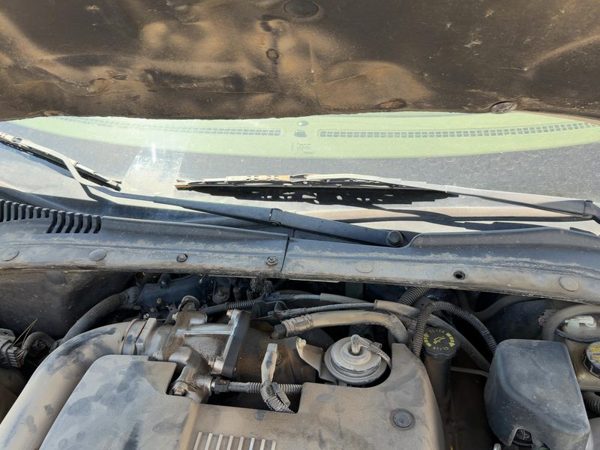 2000-2002 Lincoln LS Windshield Wiper Cowl Vent Trim Panel OEM Cover — photo 3