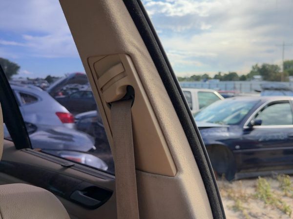 2000-2006 Bmw X5 Driver Left B-Pillar Trim Panel Oem Light Beige E53 — photo 3