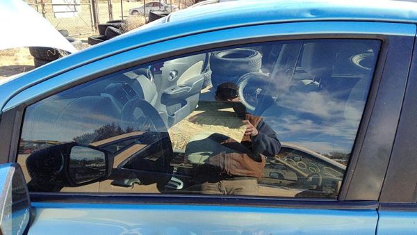 2014-2016 Nissan Versa Note Driver Left Front Side Window Door Glass Oem — photo 2