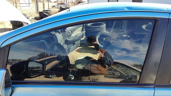 2014-2016 Nissan Versa Note Driver Left Front Side Window Door Glass Oem — photo 1