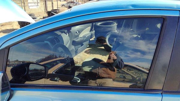 2014-2016 Nissan Versa Note Driver Left Front Side Window Door Glass Oem — photo 3