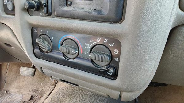 1999-2005 S10 Blazer Temperature Control Module In Dash Heater Ac Head Unit Oem — photo 2