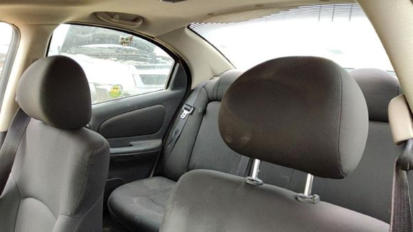 2003-2005 Dodge Neon Pair Of Front Headrests Oem Left Right Set Seat Xl181dvaa — photo 1