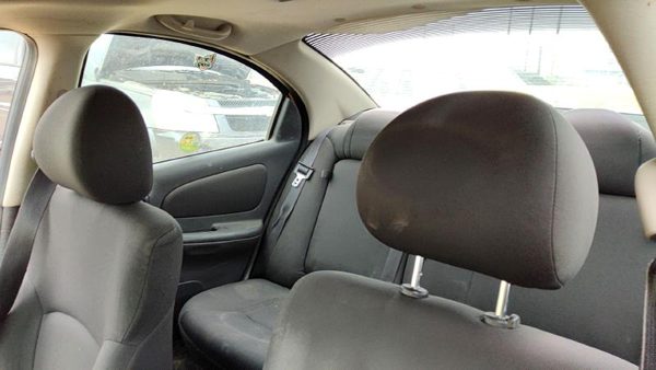 2003-2005 Dodge Neon Pair Of Front Headrests Oem Left Right Set Seat Xl181dvaa — photo 2