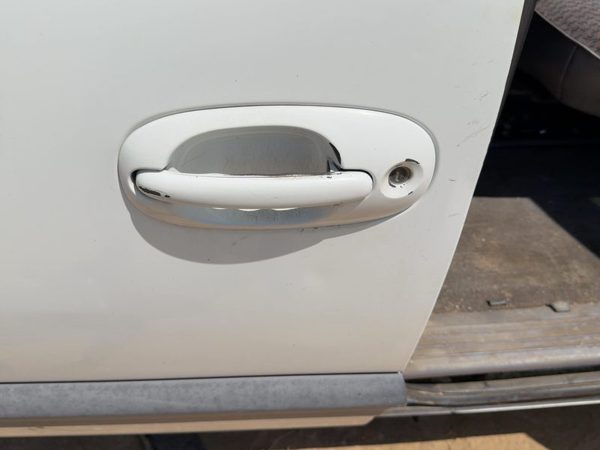 99 Town & Country Driver Left Front Outside Door Handle Oem Taupe Frost Ptk — photo 1