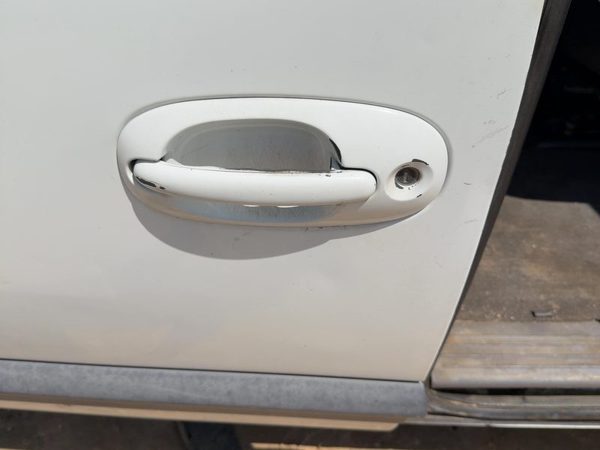99 Town & Country Driver Left Front Outside Door Handle Oem Taupe Frost Ptk — photo 2
