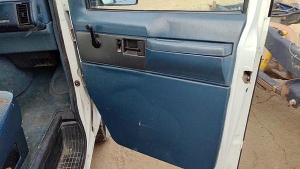 1992-1995 Gmc Safari Passenger Right Front Door Trim Panel Manual Windows Blue — photo 1