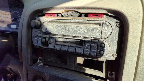 2001 Jeep Grand Cherokee Audio & Visual Equip.(radio) — photo 3