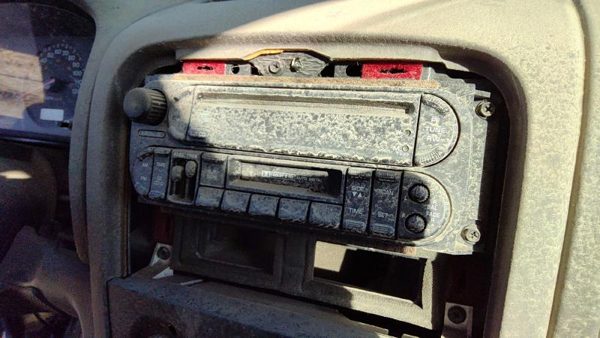 2001 Jeep Grand Cherokee Audio & Visual Equip.(radio) — photo 2