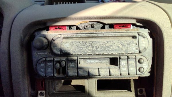 2001 Jeep Grand Cherokee Audio & Visual Equip.(radio) — photo 1