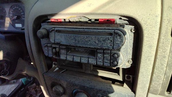 2001 Jeep Grand Cherokee Audio & Visual Equip.(radio) — photo 4