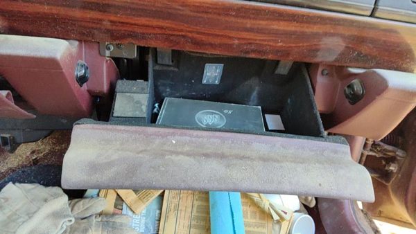 1997-1999 Buick Lesabre Glove Box Assembly Complete Door With Latch Oem Red — photo 4