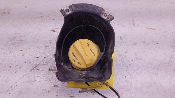 2009 GMC Sierra Fuel Tank Door 2009-14 Silverado Filler Housing Suburban Tahoe — photo 1