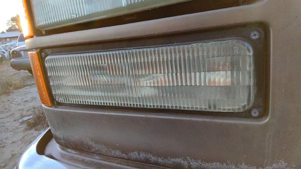 1994 Suburban 1500 Fog/mark/park/turn Light/lamp RH — photo 2