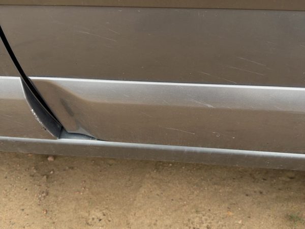 05-09 Legacy Outback Driver Left Rear Lower Moulding From Door Back Silver Slq — photo 2