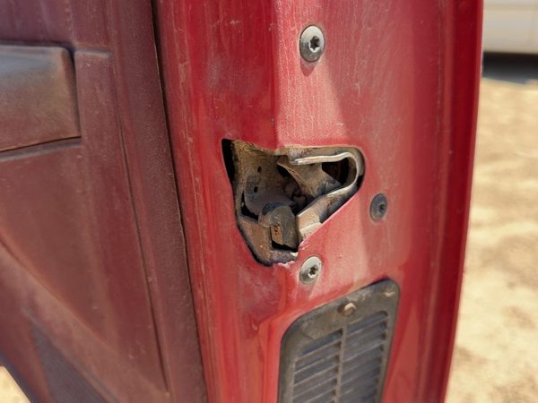 82-02 Chevy S10 Pickup Passenger Right Front Door Latch With Rods/Cables Oem — photo 4