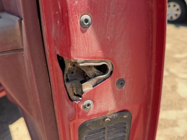 82-02 Chevy S10 Pickup Passenger Right Front Door Latch With Rods/Cables Oem — photo 2