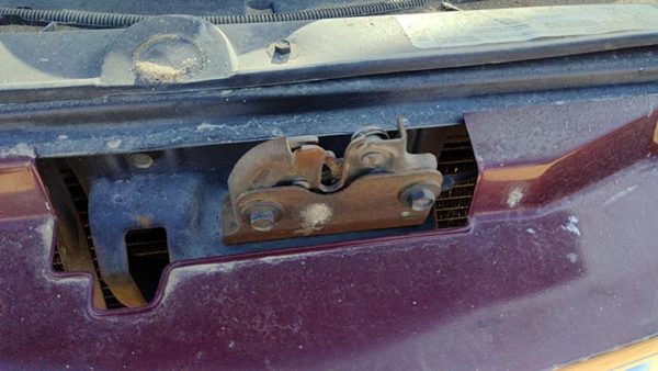 1995-2000 Gmc Yukon Hood Latch Assembly With Bracket Oem — photo 2