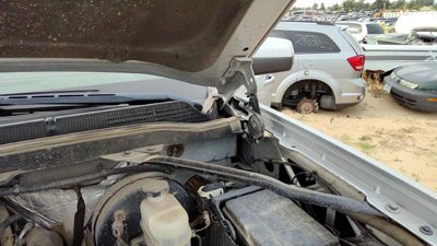 2015 Chevy Silverado 1500 Hood Hinge RH Gan Silver
