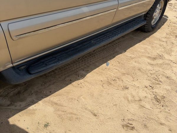 2001-2006 Chevy Suburban Driver Left Running Board Side Step Oem 4X4 15766082 — photo 1