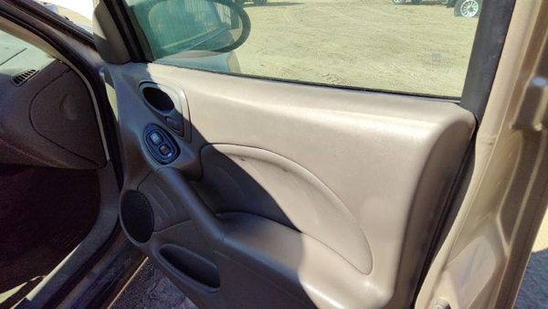 01-05 Grand Am Passenger Right Front Door Trim Panel Wth Switches 52D Dark Taupe — photo 2