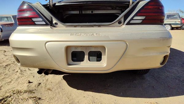 2003-2005 Pontiac Grand Am Rear Bumper Cover Assembly Back 33U Champagne Beige — photo 1