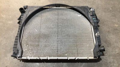 2013-2018 Dodge Ram 4500 Radiator With Fan Shroud Oem Cummins 6.7L At 4X4