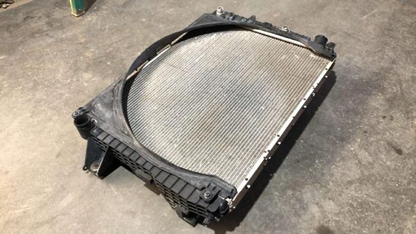 2013-2018 Dodge Ram 4500 Radiator With Fan Shroud Oem Cummins 6.7L At 4X4 — photo 2